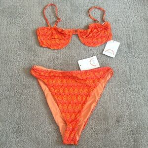 Dippin Daisy’s Bikini Top & Bottom- Size L- Morocco Color